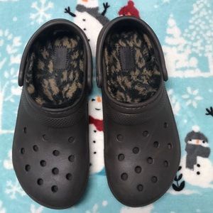 FUR LINED CROCS